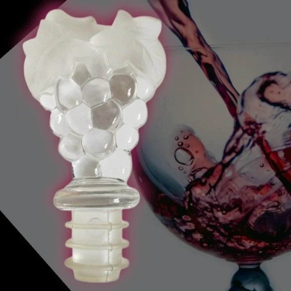Clear Bunch of Grapes Wine Topper